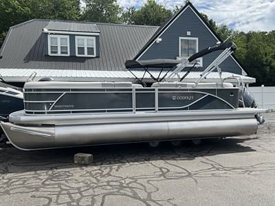 BOATZON | Godfrey Sweetwater 2286 C Sport Tube 27 in 2027
