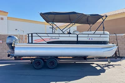 BOATZON | Godfrey Sweetwater 2286 DL 2018