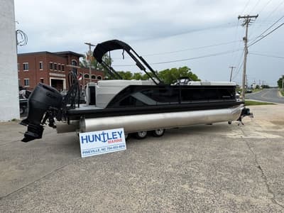 BOATZON | Godfrey Sweetwater 2286 SBC  Suzuki 250 2026