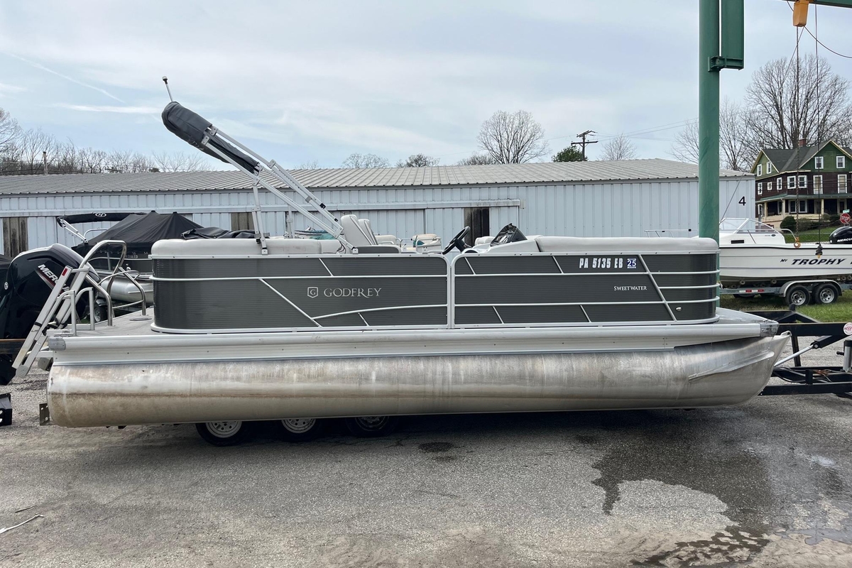 2022 Godfrey Sweetwater 2286 SBX - Sold Boat