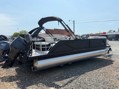 BOATZON | Godfrey Sweetwater 2286 SFL Tritoon  Suzuki 150 2027