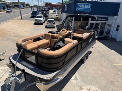 BOATZON | Godfrey Sweetwater 2286 SFL Tritoon  Suzuki 200 2027