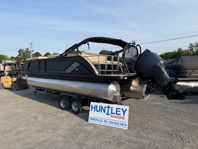 BOATZON | Godfrey Sweetwater 2286 SFL Tritoon  Suzuki 200 2027