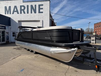 BOATZON | Godfrey Sweetwater 2286 SFL Tritoon  Yamaha 150 2026