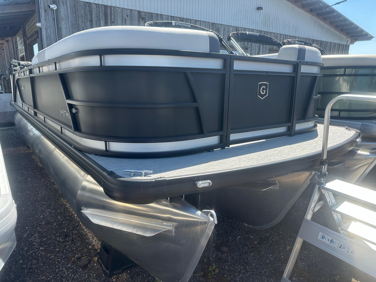 2025 Godfrey Sweetwater 2286 SFLC - Sold Boat