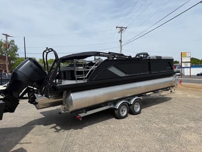 BOATZON | Godfrey Sweetwater 2286 SFLC  Suzuki 250 SS 2026