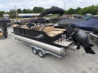 BOATZON | Godfrey Sweetwater 2286 SFLC Tritoon  Suzuki 250 2027