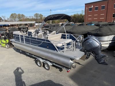 BOATZON | Godfrey Sweetwater 2286 SFLX TriToon  150 HP Yamaha 2026