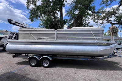 BOATZON | Godfrey Sweetwater 2286 Tritoon 2020