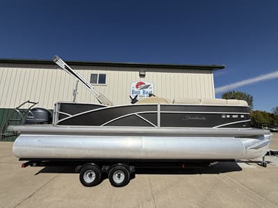 BOATZON | Godfrey Sweetwater 235RL Premium 2017 BOATZON | Godfrey Sweetwater 235RL Premium 2017