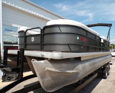 BOATZON | Godfrey Sweetwater 2486 SB 2017
