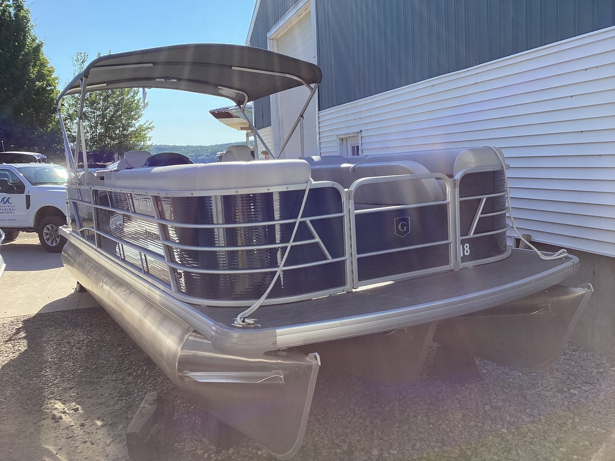 2023 Godfrey Godfrey Sweetwater 2486 SB 2023 - Sold Boat