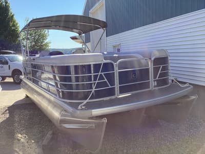 BOATZON | Godfrey Sweetwater 2486 SB 2023