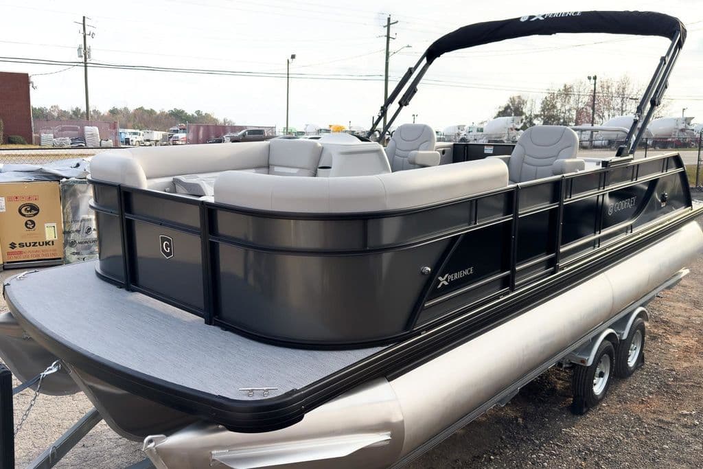 Godfrey Sweetwater Xperience 22 Single Flip Lounge Tritoon  2286 SFLX 2026