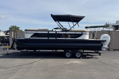 BOATZON | Godfrey Xperience 23 Split Bench 2027