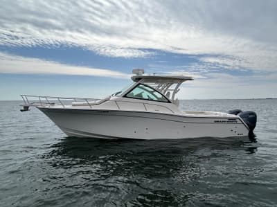 BOATZON | Grady-White Express 330 2021
