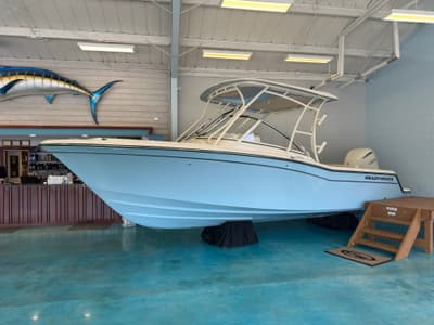 BOATZON | GradyWhite 235 Freedom 2026