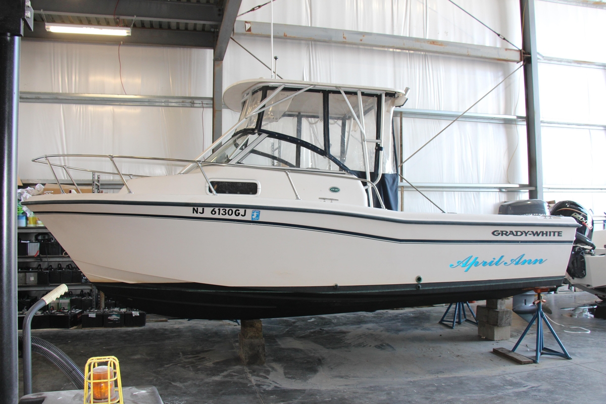 2000 GradyWhite Adventure 208 - Sold Boat