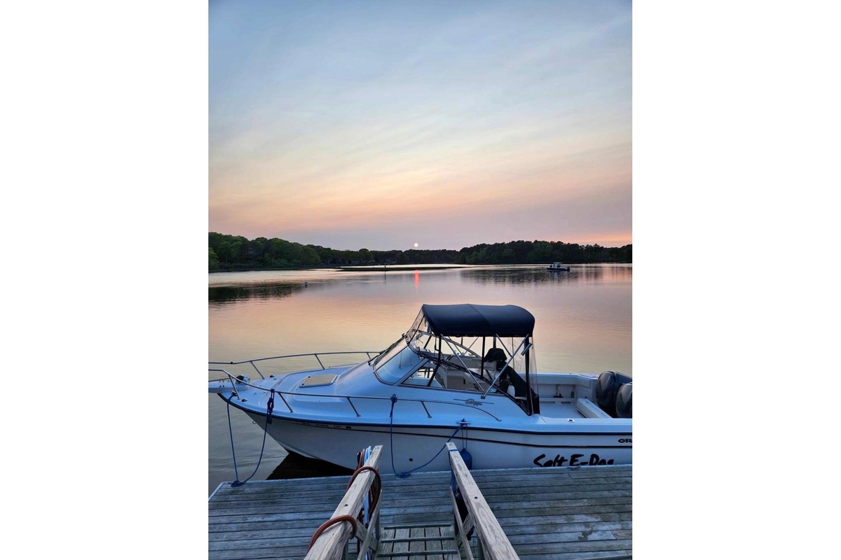 2004 GradyWhite Express 265 - Sold Boat