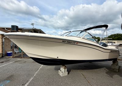 BOATZON | GradyWhite Freedom 215 2021