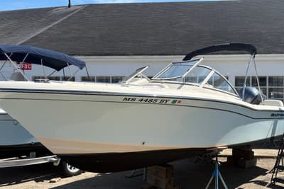 BOATZON | GradyWhite Freedom 215 2022