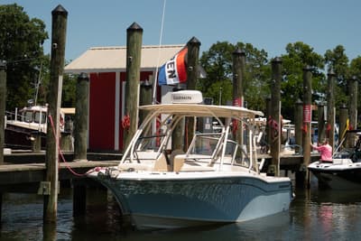 BOATZON | GradyWhite Freedom 235 2022