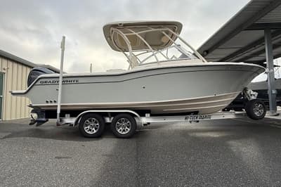 BOATZON | GradyWhite Freedom 235 2022