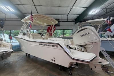 BOATZON | GradyWhite Freedom 235 2027