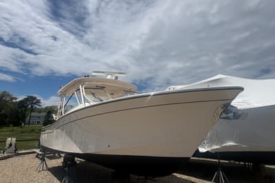 BOATZON | GradyWhite Freedom 307 2020
