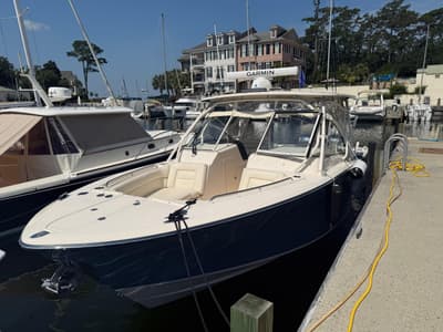 BOATZON | GradyWhite Freedom 307 2021