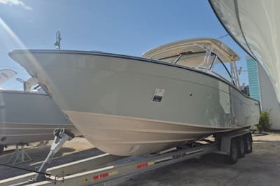 BOATZON | GradyWhite Freedom 307 2027