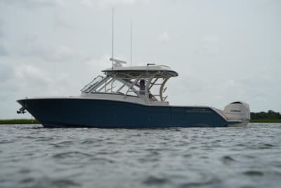 BOATZON | GradyWhite Freedom 325 2018