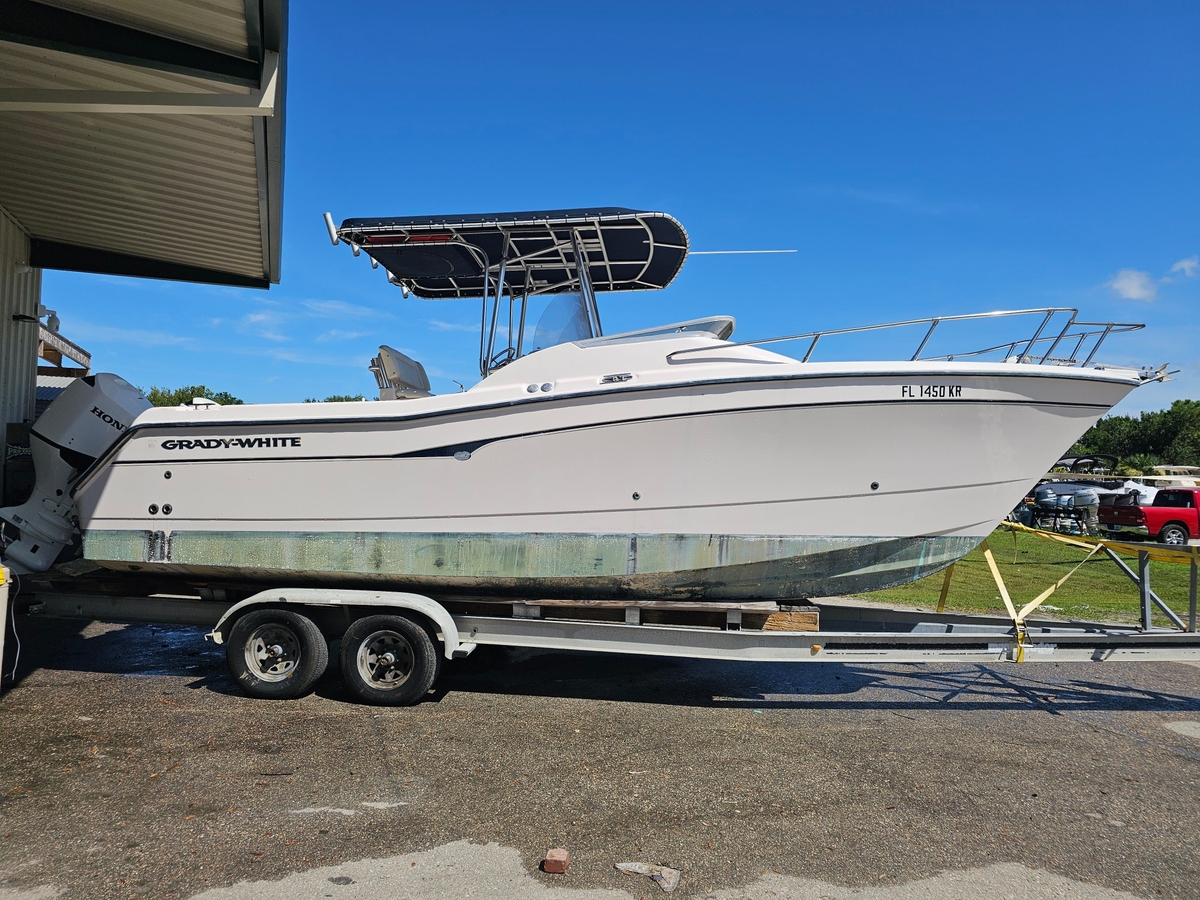 1999 GradyWhite X26 Tiger Cat - Sold Boat