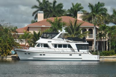 BOATZON | Grand Alaskan Cockpit Motor Yacht 2002