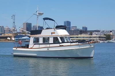 BOATZON | Grand Banks 32 Sedan 1976
