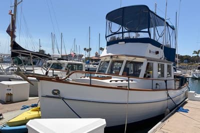 BOATZON | Grand Banks 32 Sedan 1976