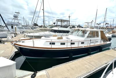 BOATZON | Grand Banks 43 Eastbay HX 2003