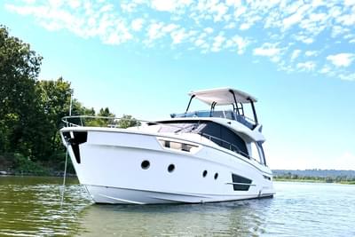 BOATZON | Greenline 45 Fly with Hardtop  Solar Panels 2022