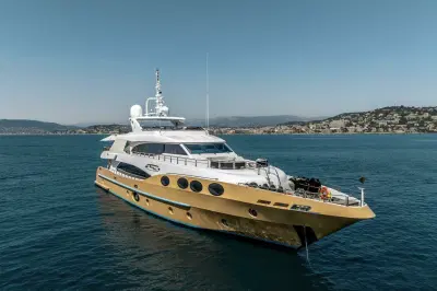 BOATZON | Gulf Craft Majesty 125 2012