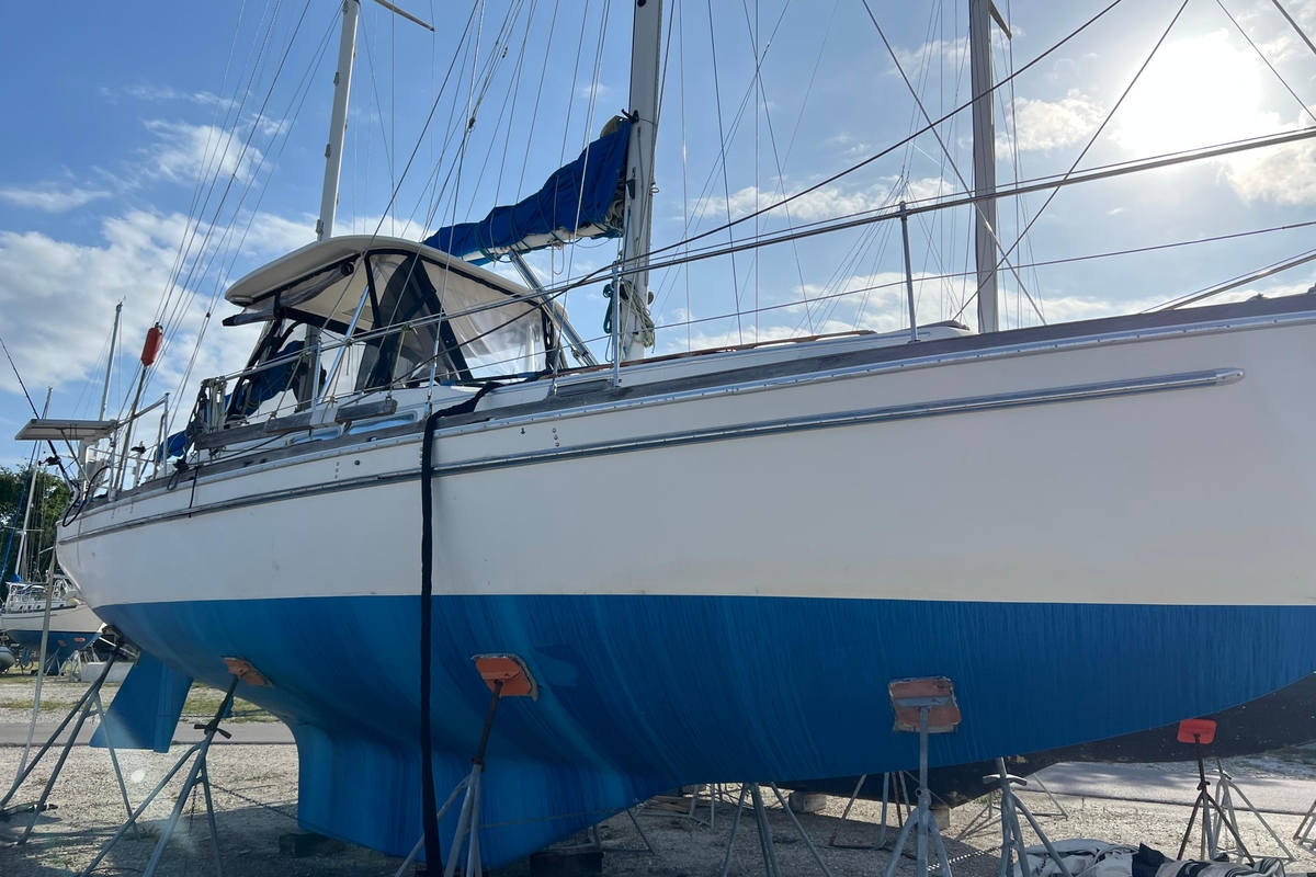 1977 Gulfstar 43 - Sold Boat