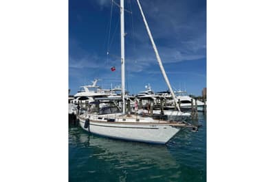 BOATZON | Gulfstar 44 Mk II Center Cockpit Sloop 1981