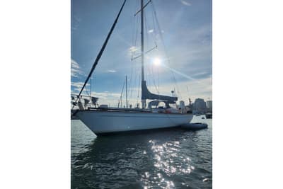 BOATZON | Gulfstar Center Cockpit 1981