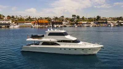 BOATZON | Hampton Cockpit Motoryacht 2007