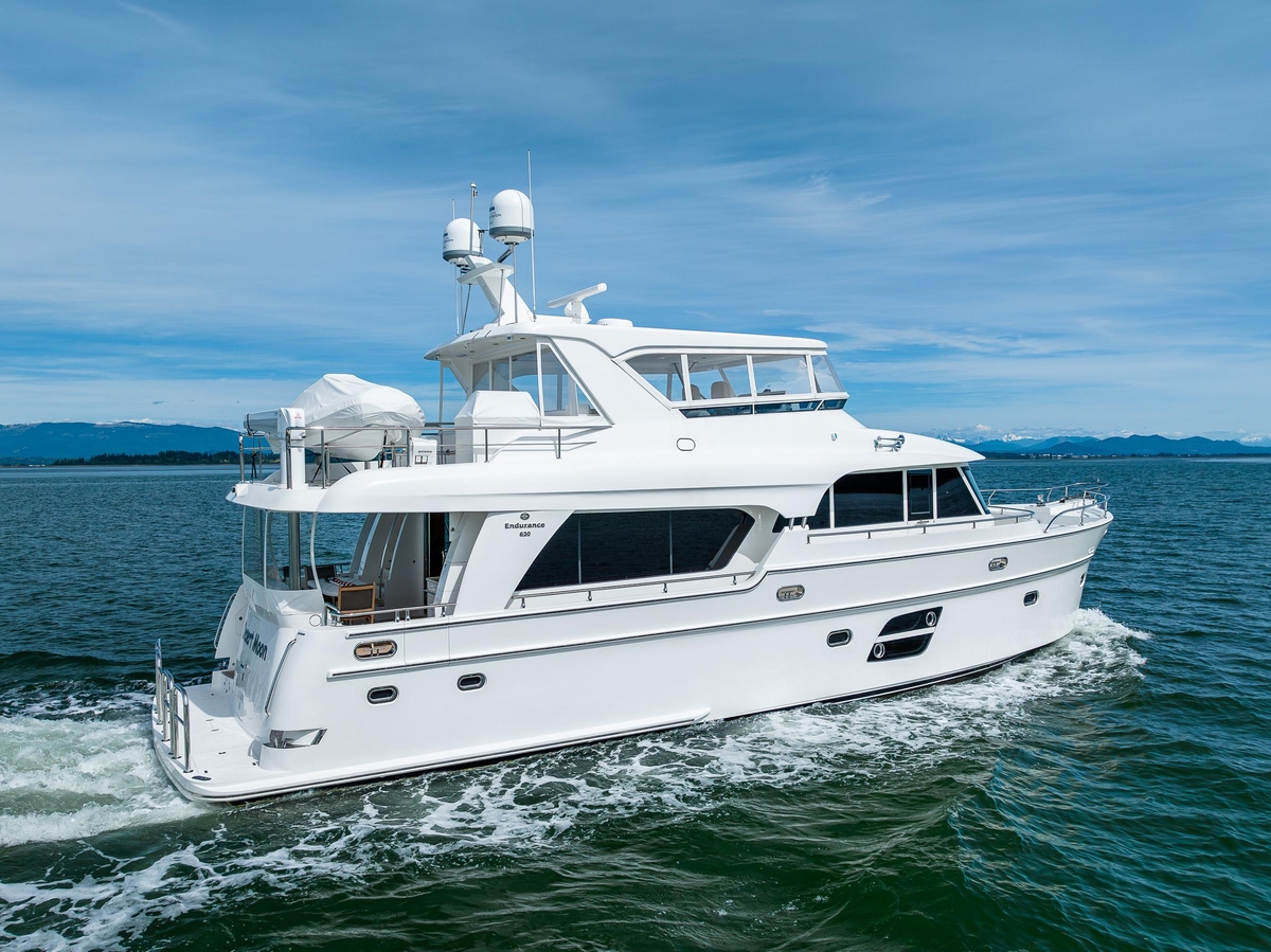 2027 Hampton Endurance 630 Euro - Sold Boat