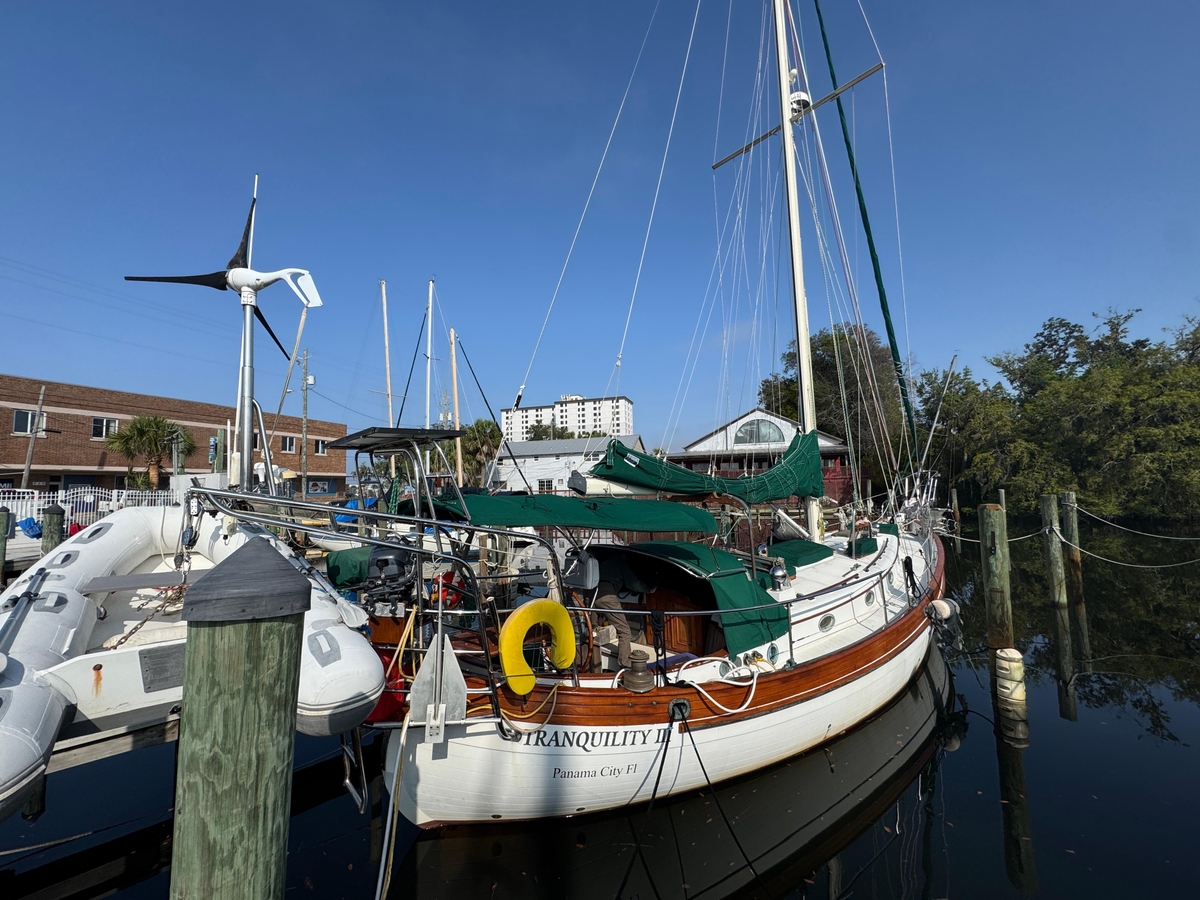 1989 Hans Christian 43T - Sold Boat