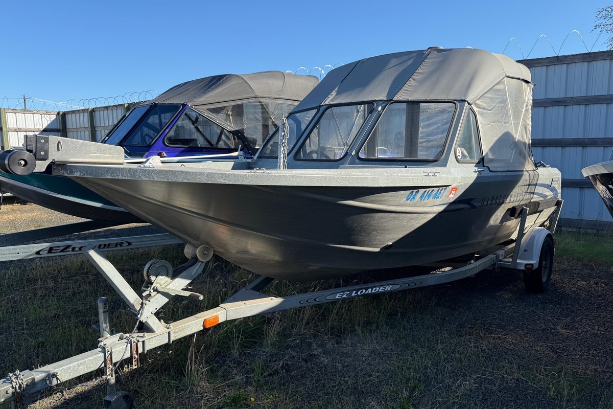 2000 Harbercraft Nahanni 1925 SK - Sold Boat