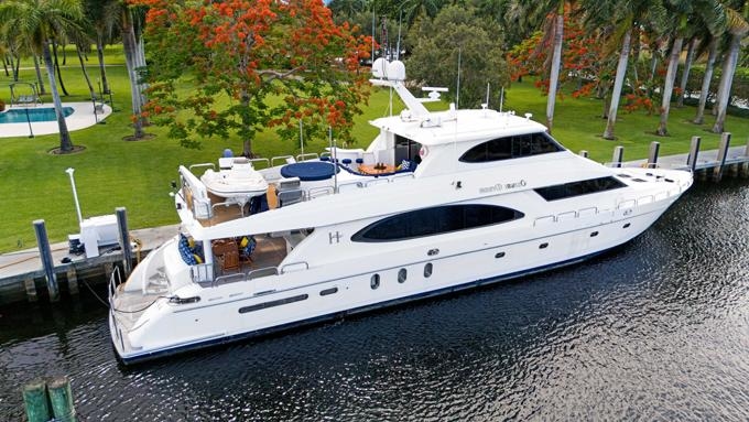 2005 Hargrave Capri Skylounge - Sold Boat