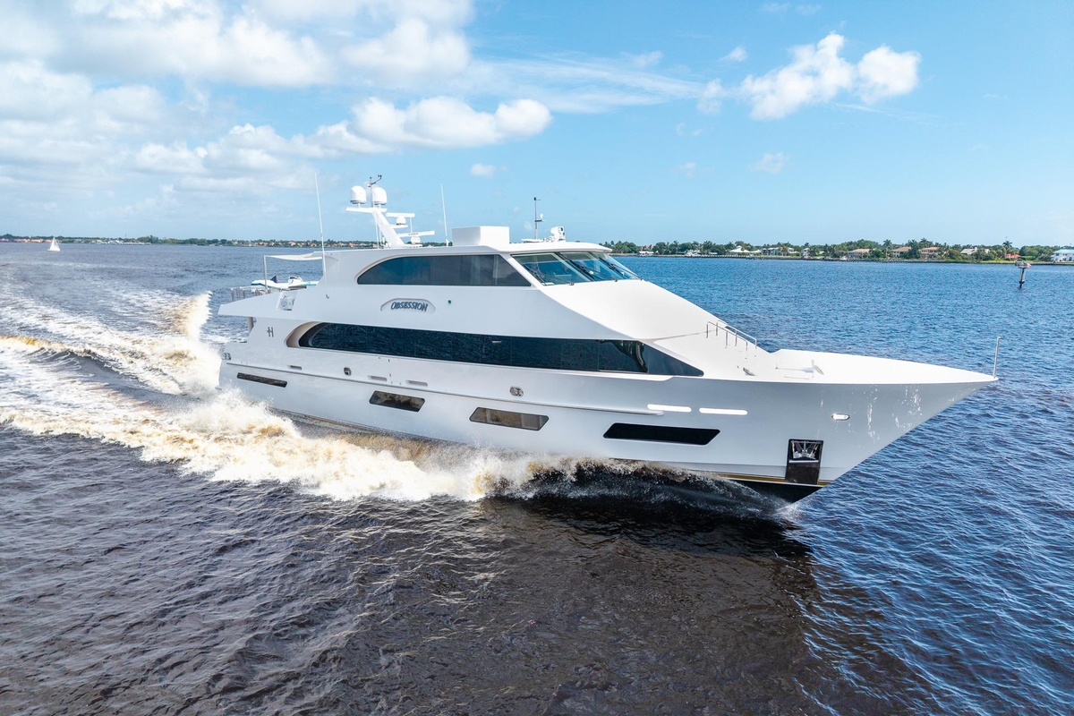 2023 Hargrave Sky Lounge - Sold Boat