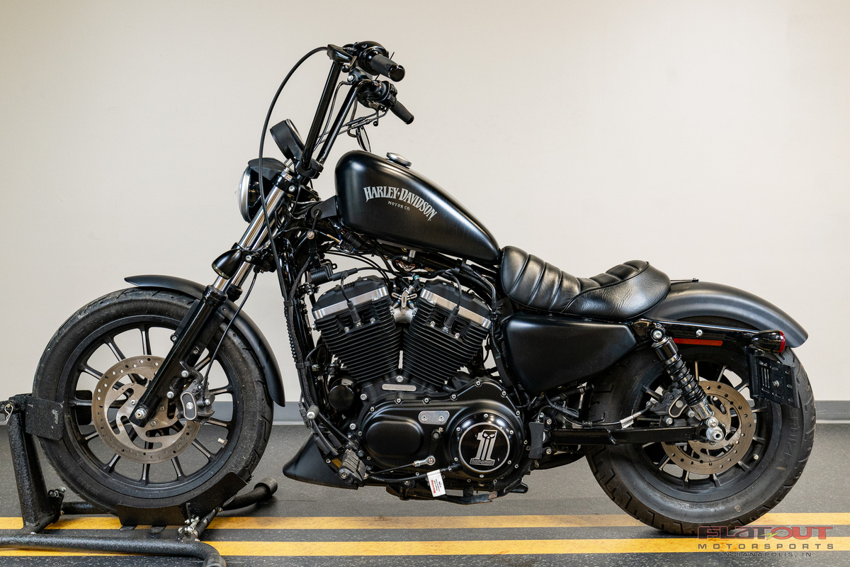 2015 Harley-Davidson® HarleyDavidson 883 IRON SPORTSTER 2015 - Sold Boat