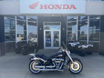 BOATZON | HarleyDavidson Fat Boy 114 Midnight CrimsonVivid Black 2022